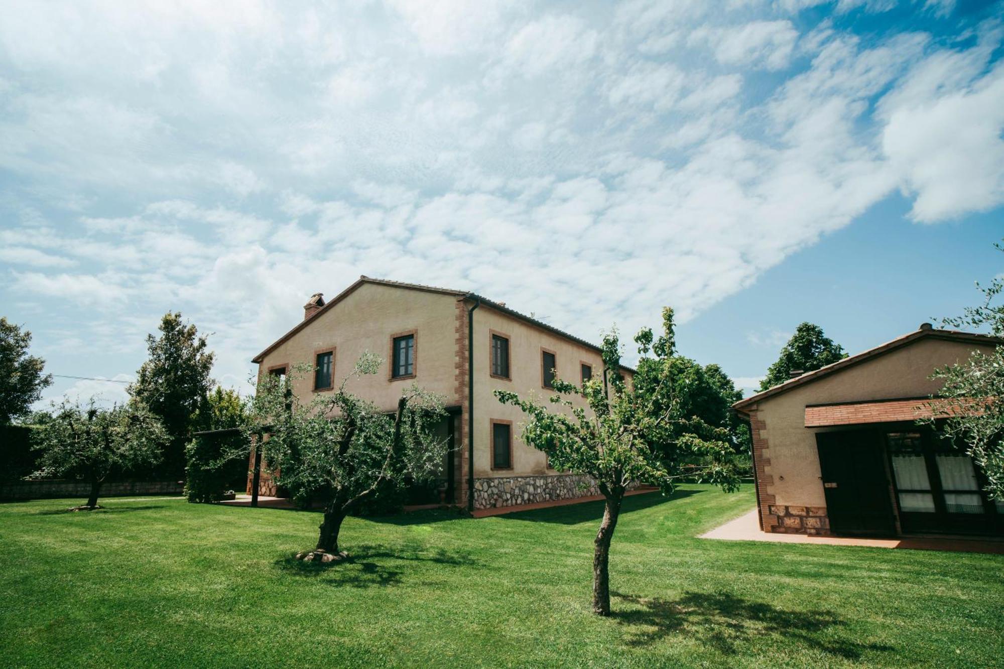 Agriturismo Gli Alberelli 아쿠아펜덴테 외부 사진