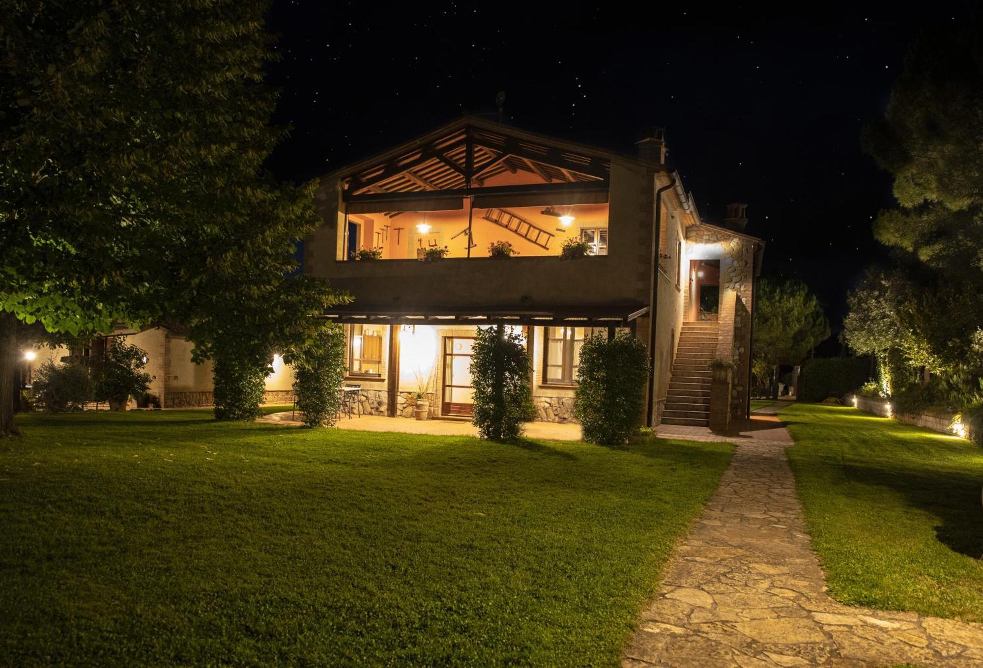 Agriturismo Gli Alberelli 아쿠아펜덴테 외부 사진